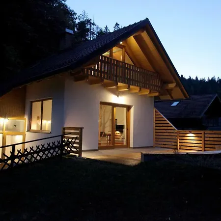 Forest Edge Apartment *
